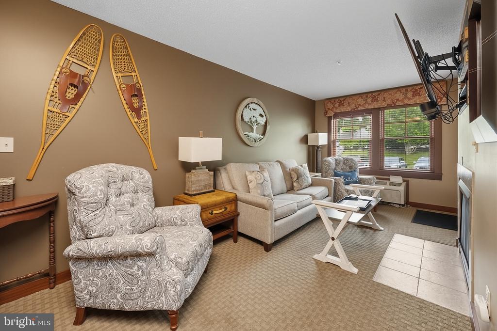 565 GLENDALE ROAD Unit: 208 - A