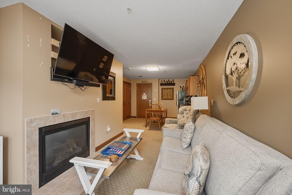 565 GLENDALE ROAD Unit: 208 - A