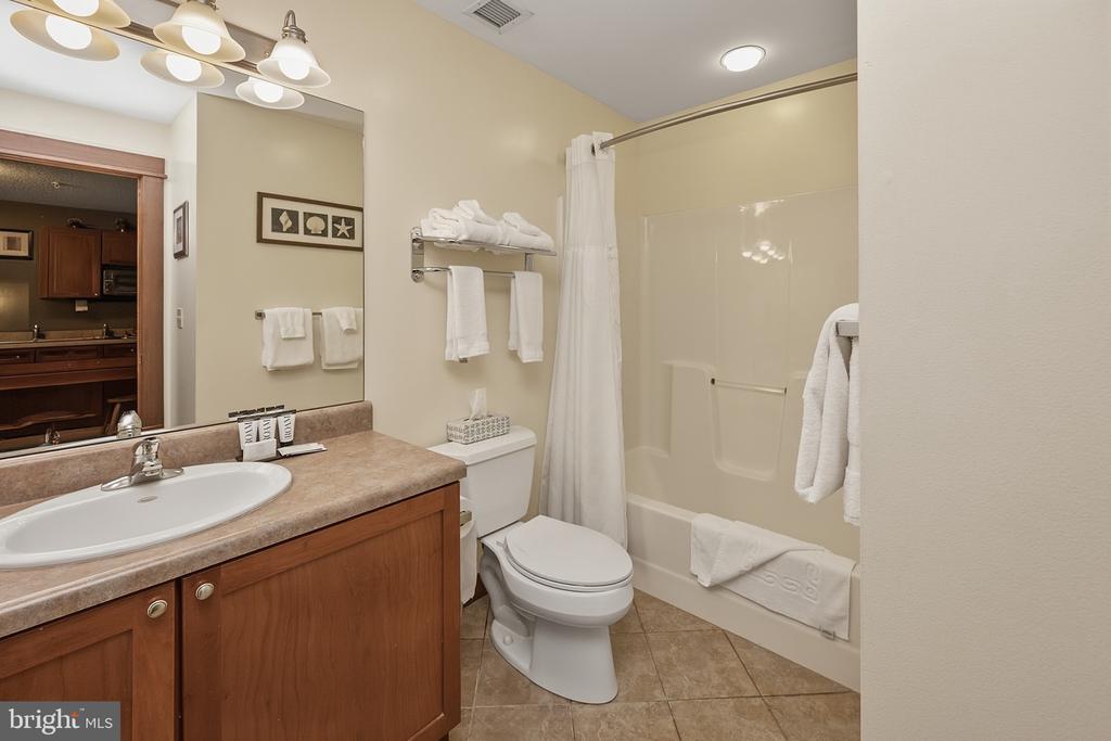 565 GLENDALE ROAD Unit: 208 - A