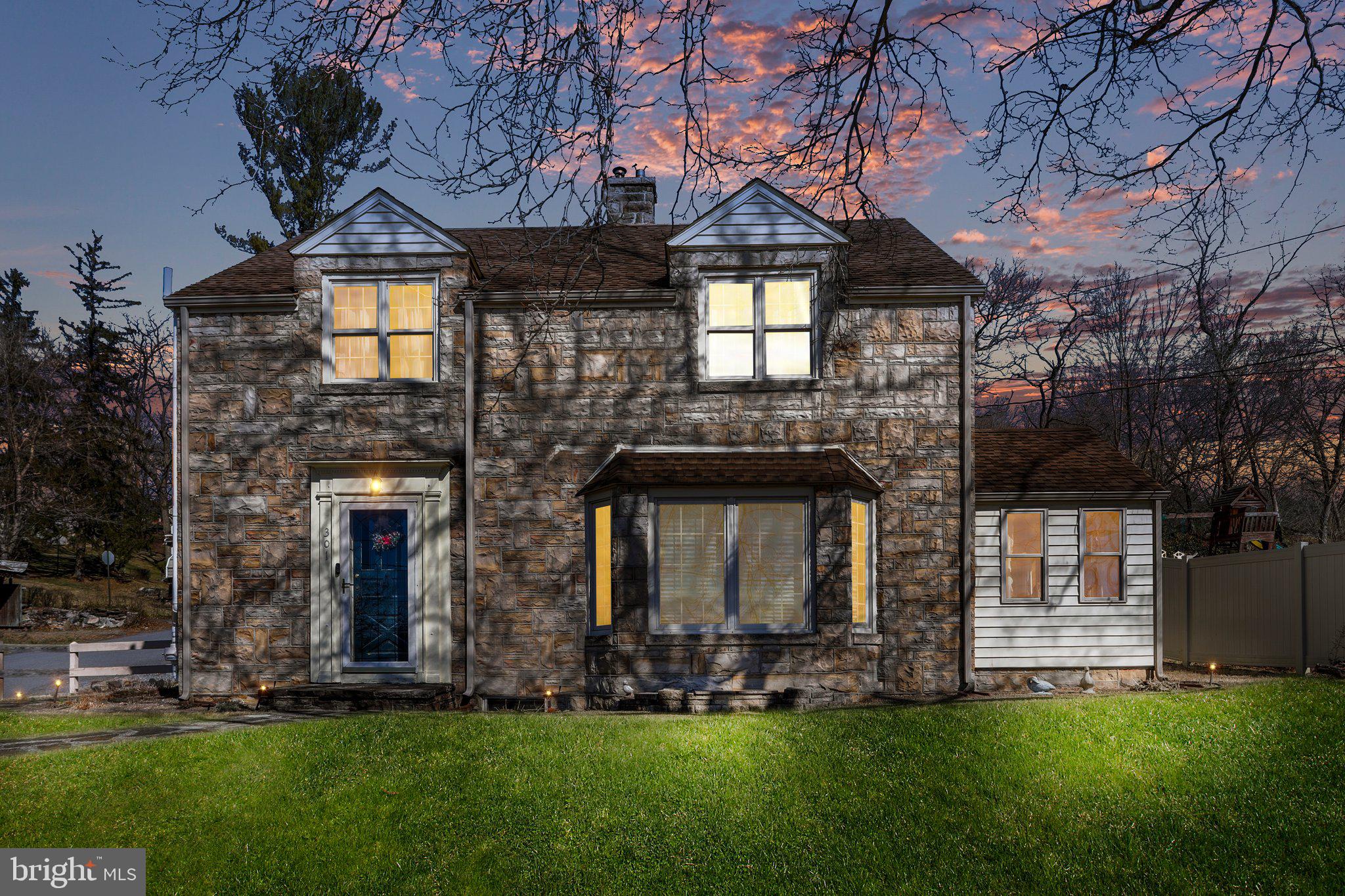 301 E 1ST STREET