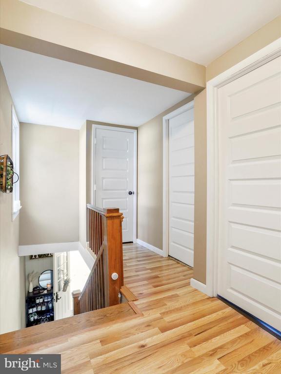122 W FIFTH AVENUE