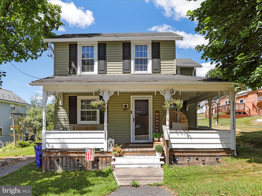122 W FIFTH AVENUE