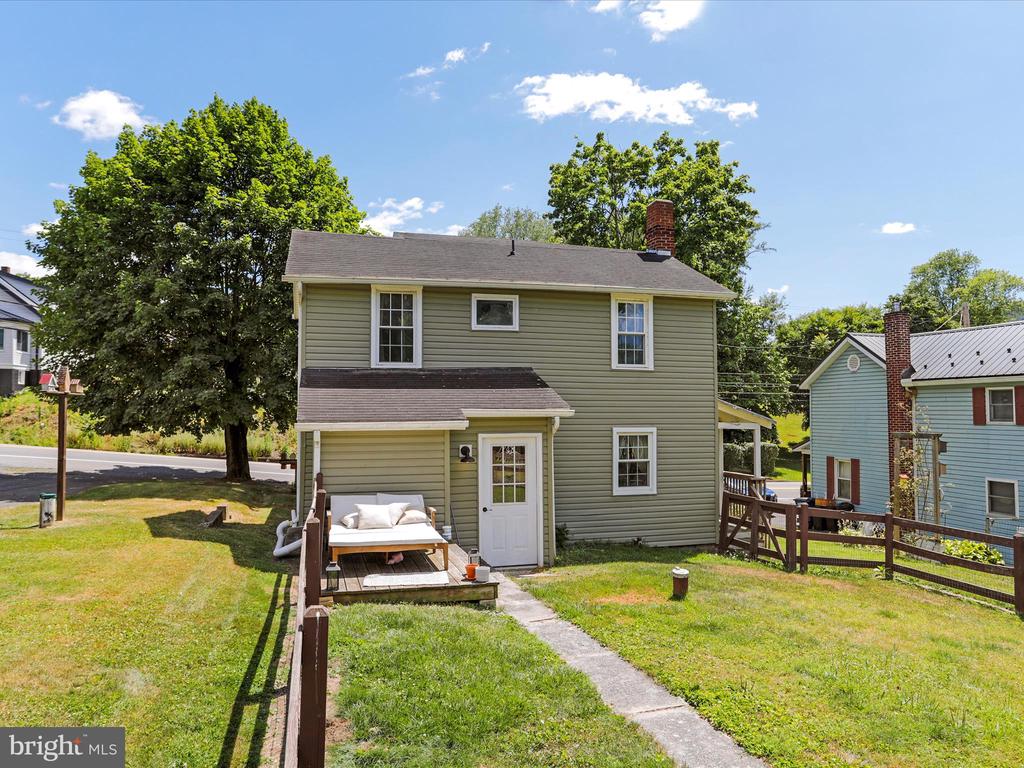 122 W FIFTH AVENUE