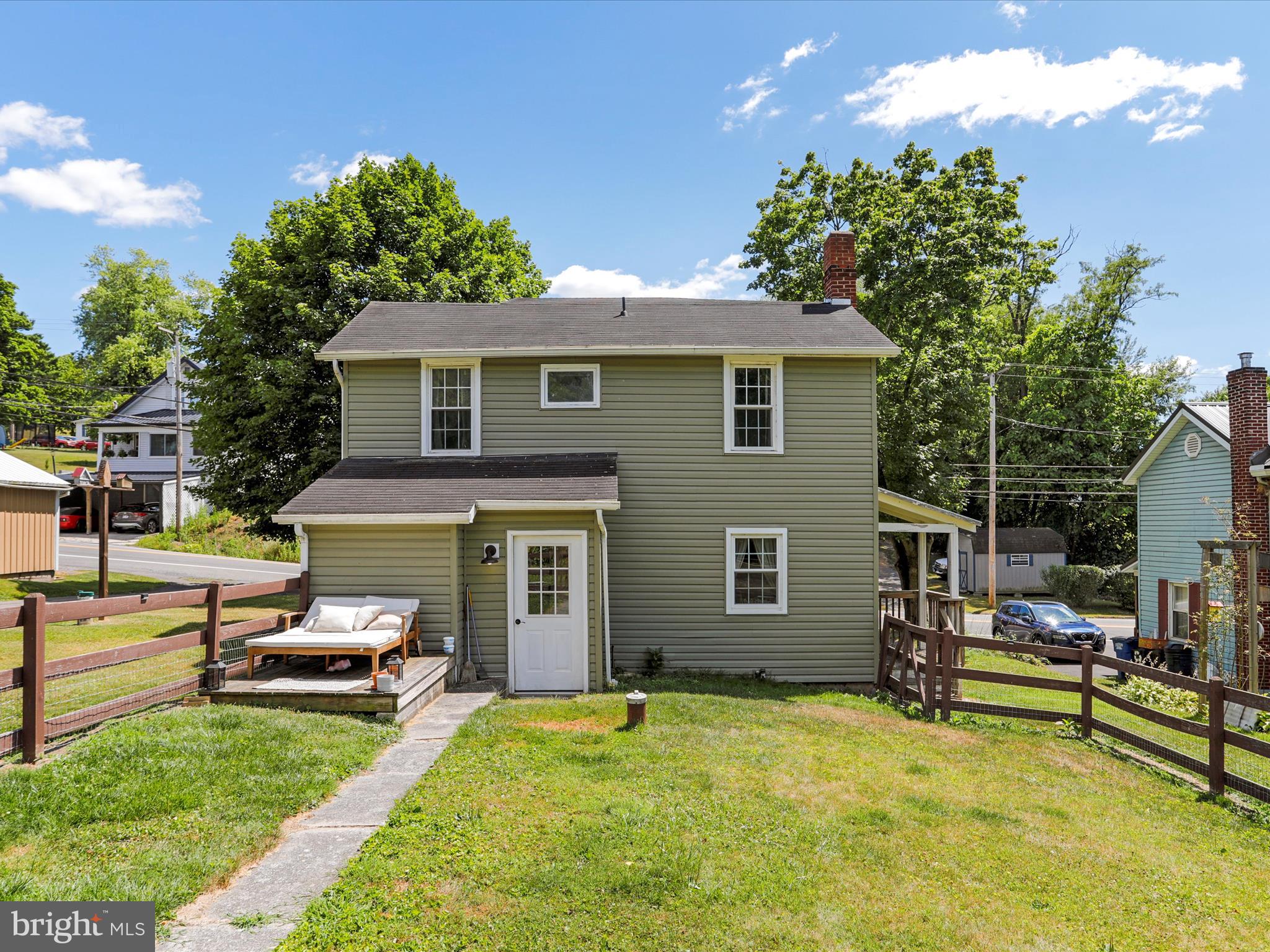 122 W FIFTH AVENUE