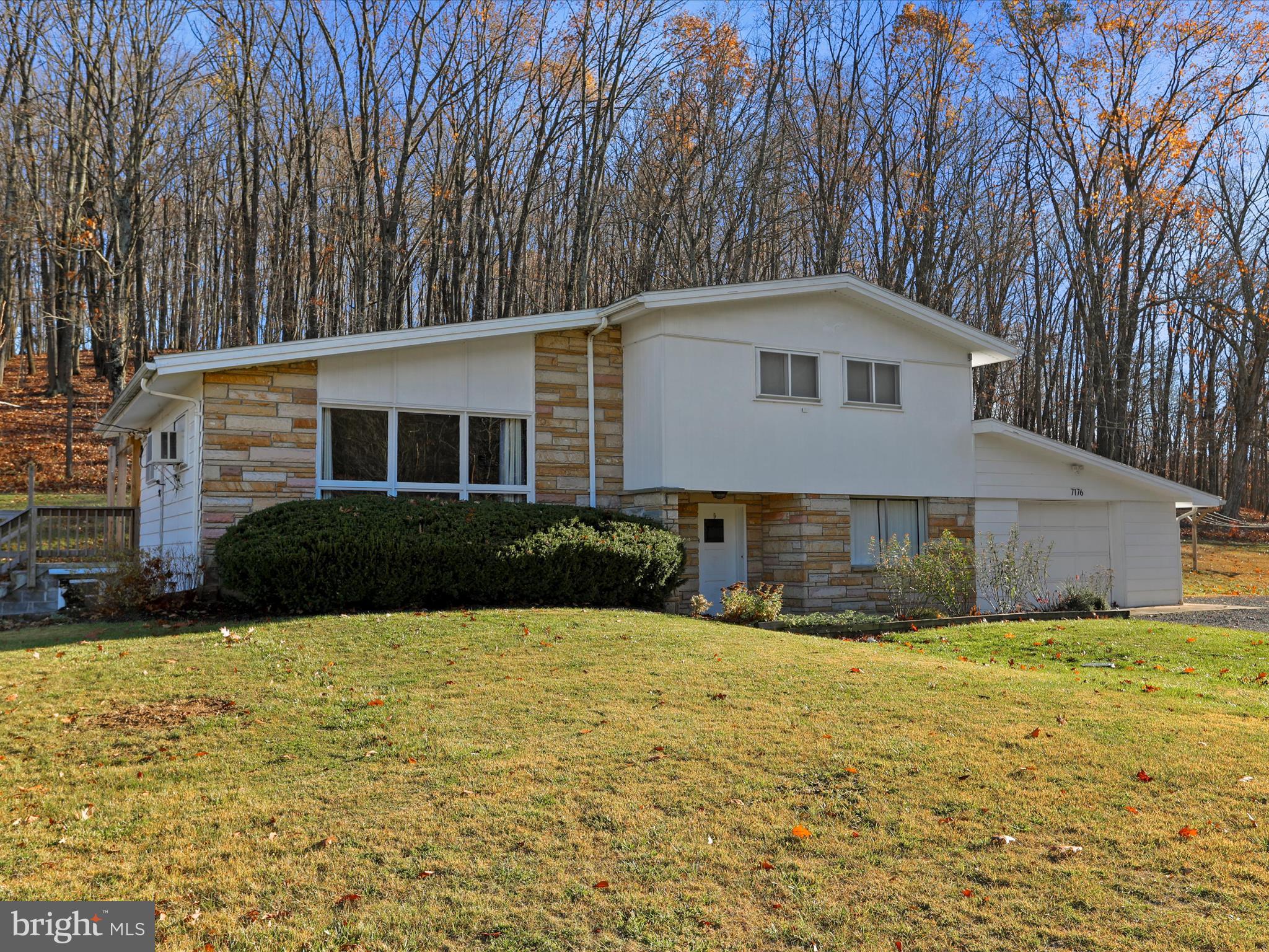 7176 VALLEY RD