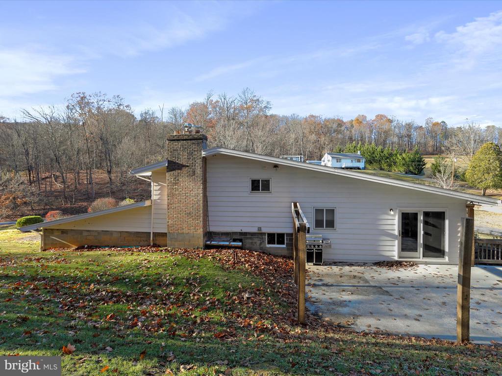 7176 VALLEY RD