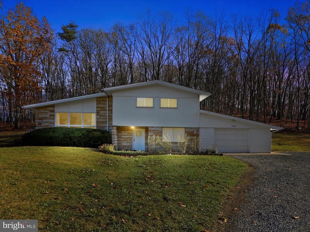 7176 VALLEY RD