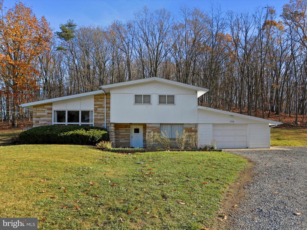 7176 VALLEY RD