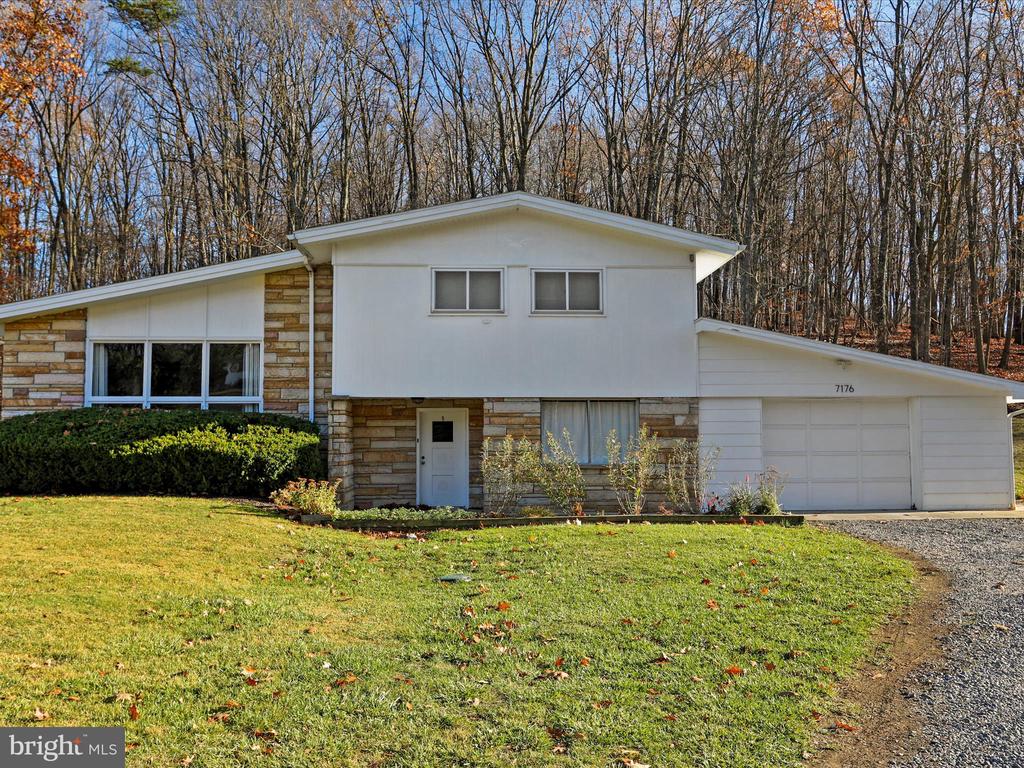 7176 VALLEY RD