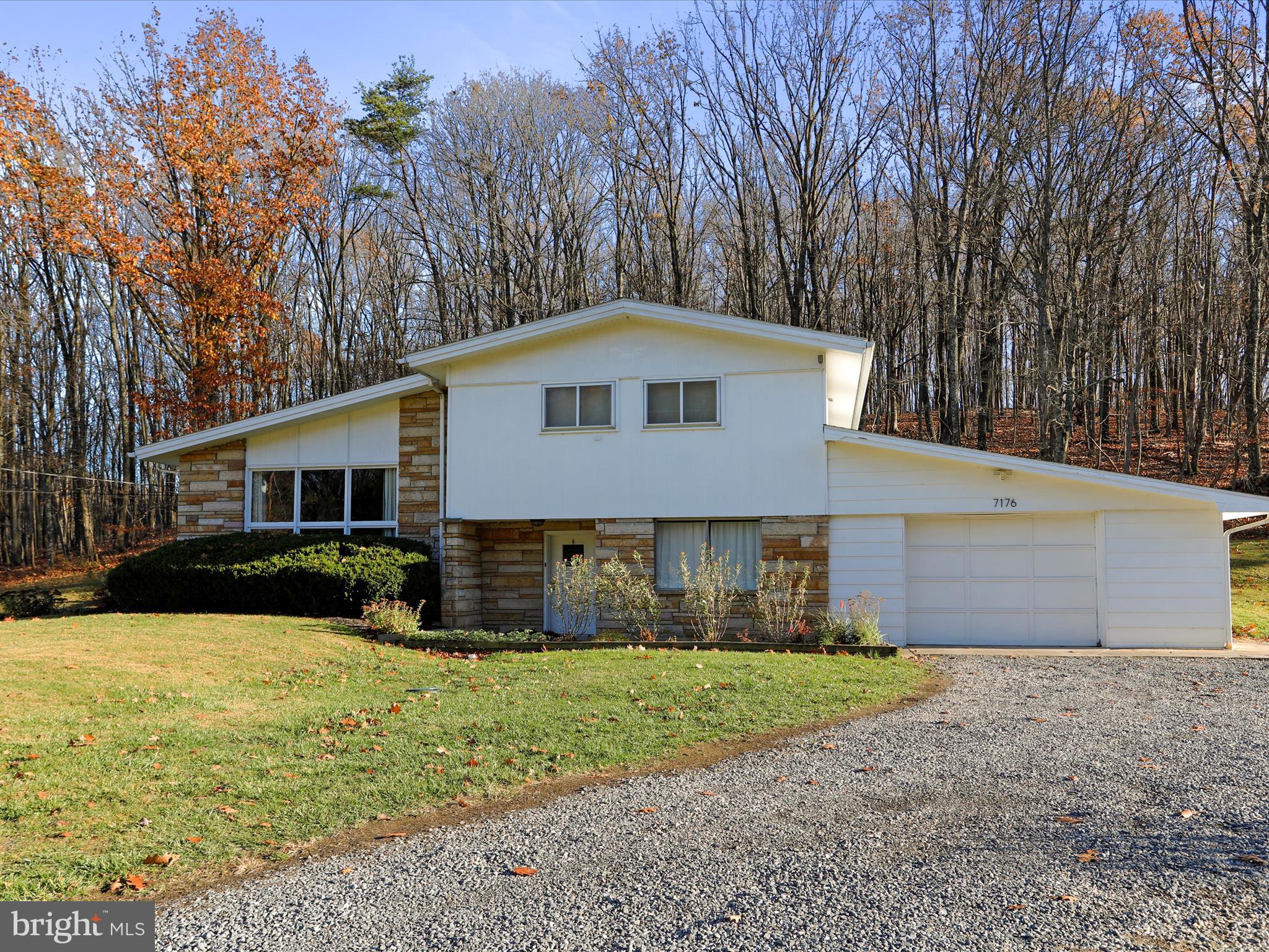 7176 VALLEY RD