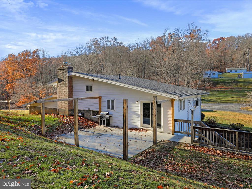 7176 VALLEY RD