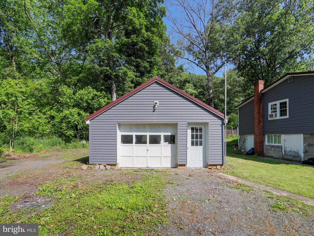 142 CATS LANE