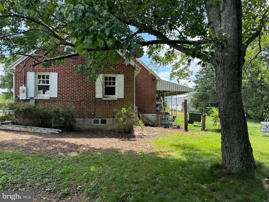 2165 BEDFORD VALLEY ROAD