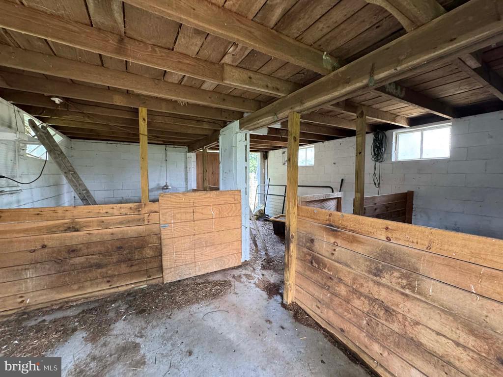 2165 BEDFORD VALLEY ROAD