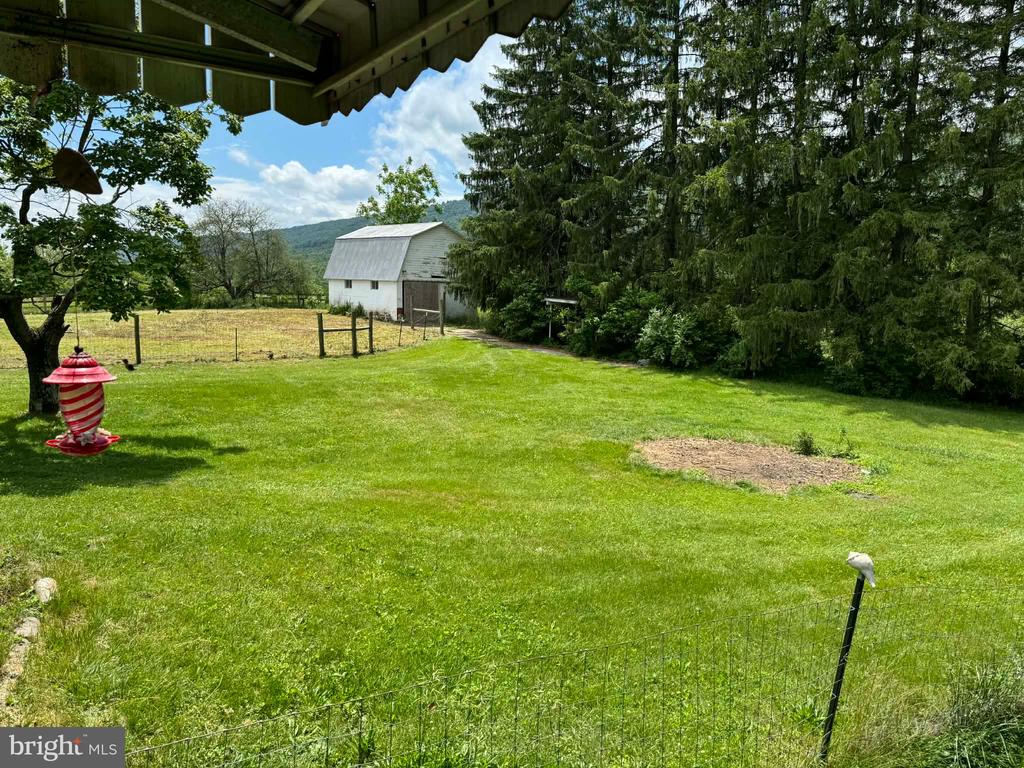2165 BEDFORD VALLEY ROAD