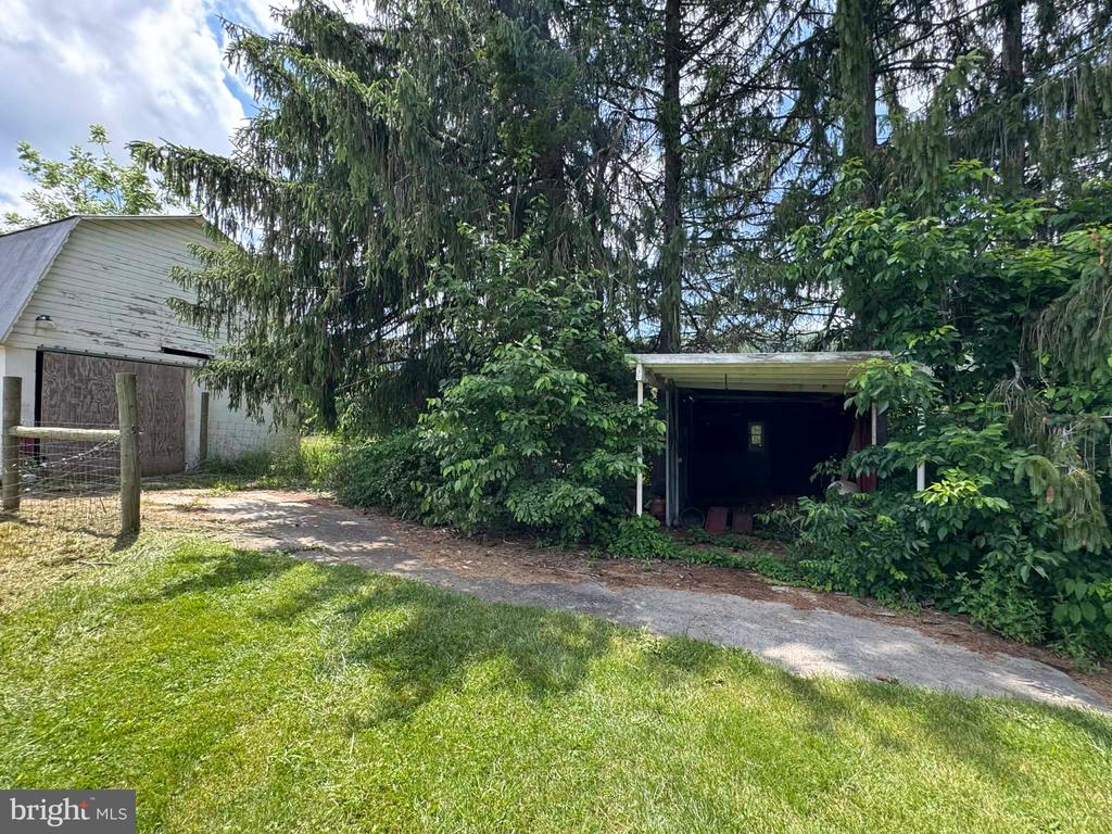 2165 BEDFORD VALLEY ROAD