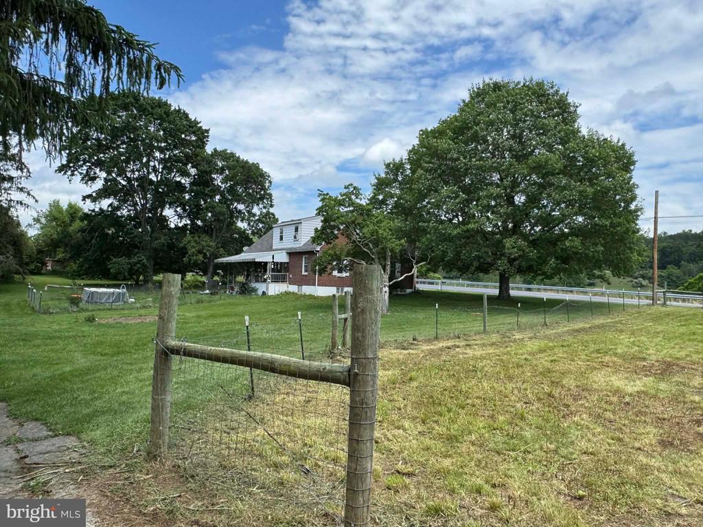 2165 BEDFORD VALLEY ROAD