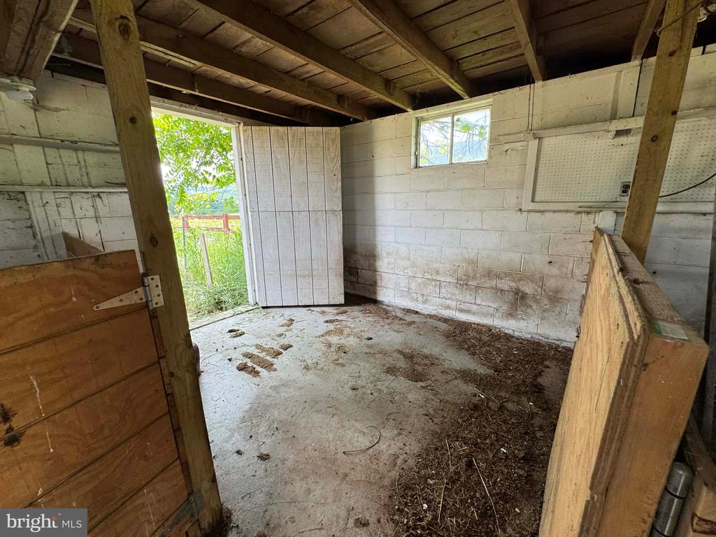 2165 BEDFORD VALLEY ROAD