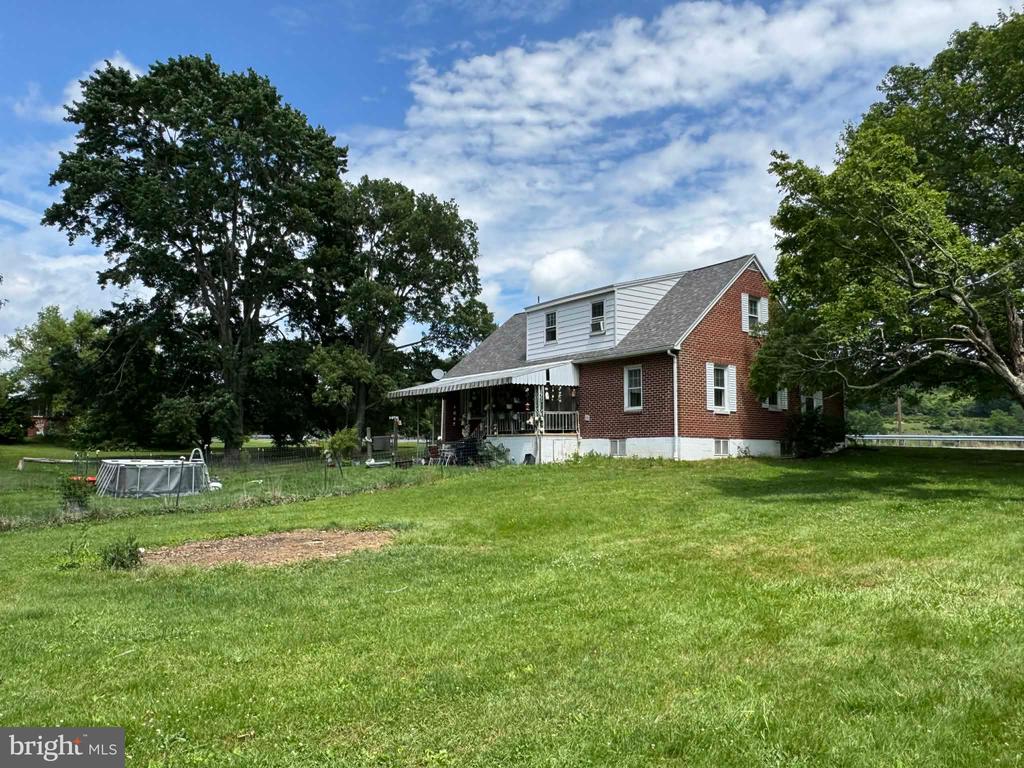 2165 BEDFORD VALLEY ROAD