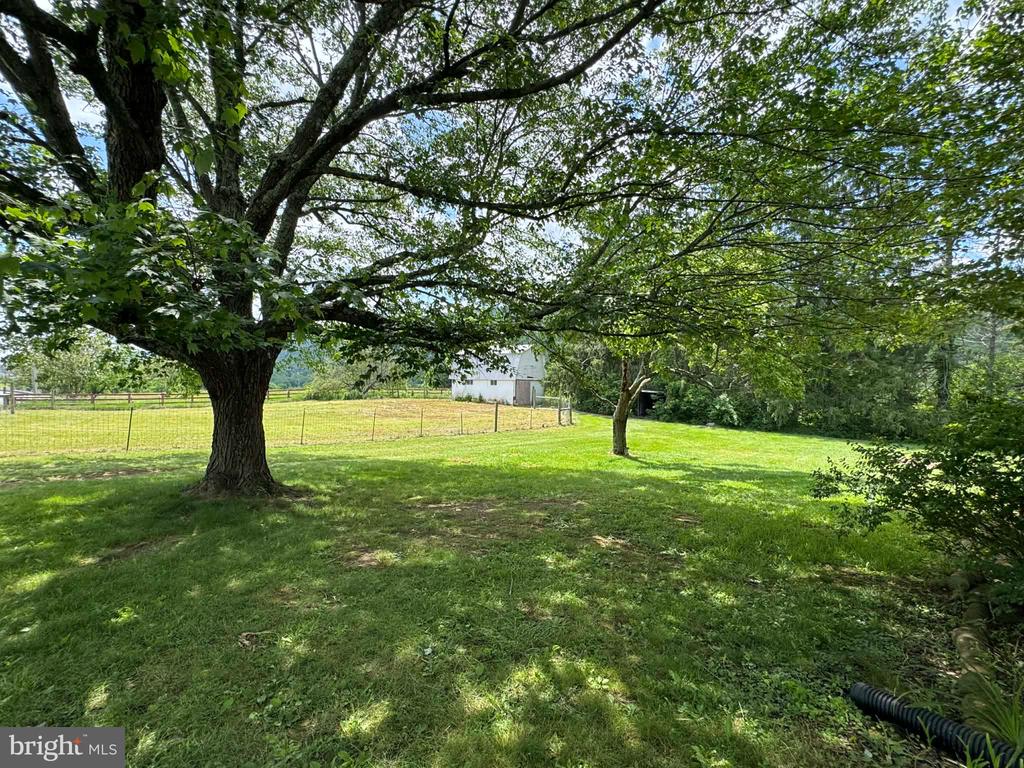 2165 BEDFORD VALLEY ROAD