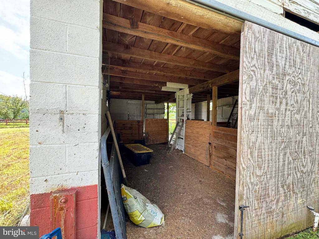 2165 BEDFORD VALLEY ROAD
