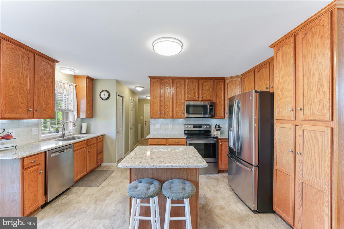 225 WHITE OAK DRIVE