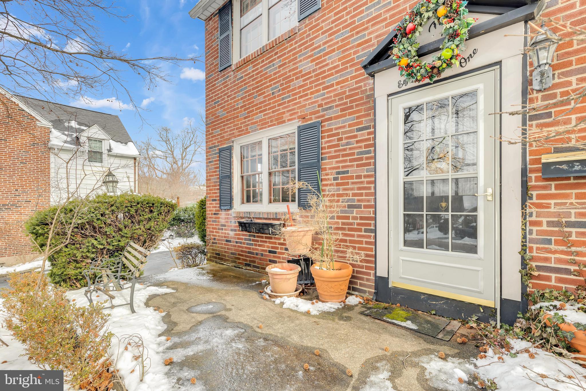 831 STANBRIDGE ROAD