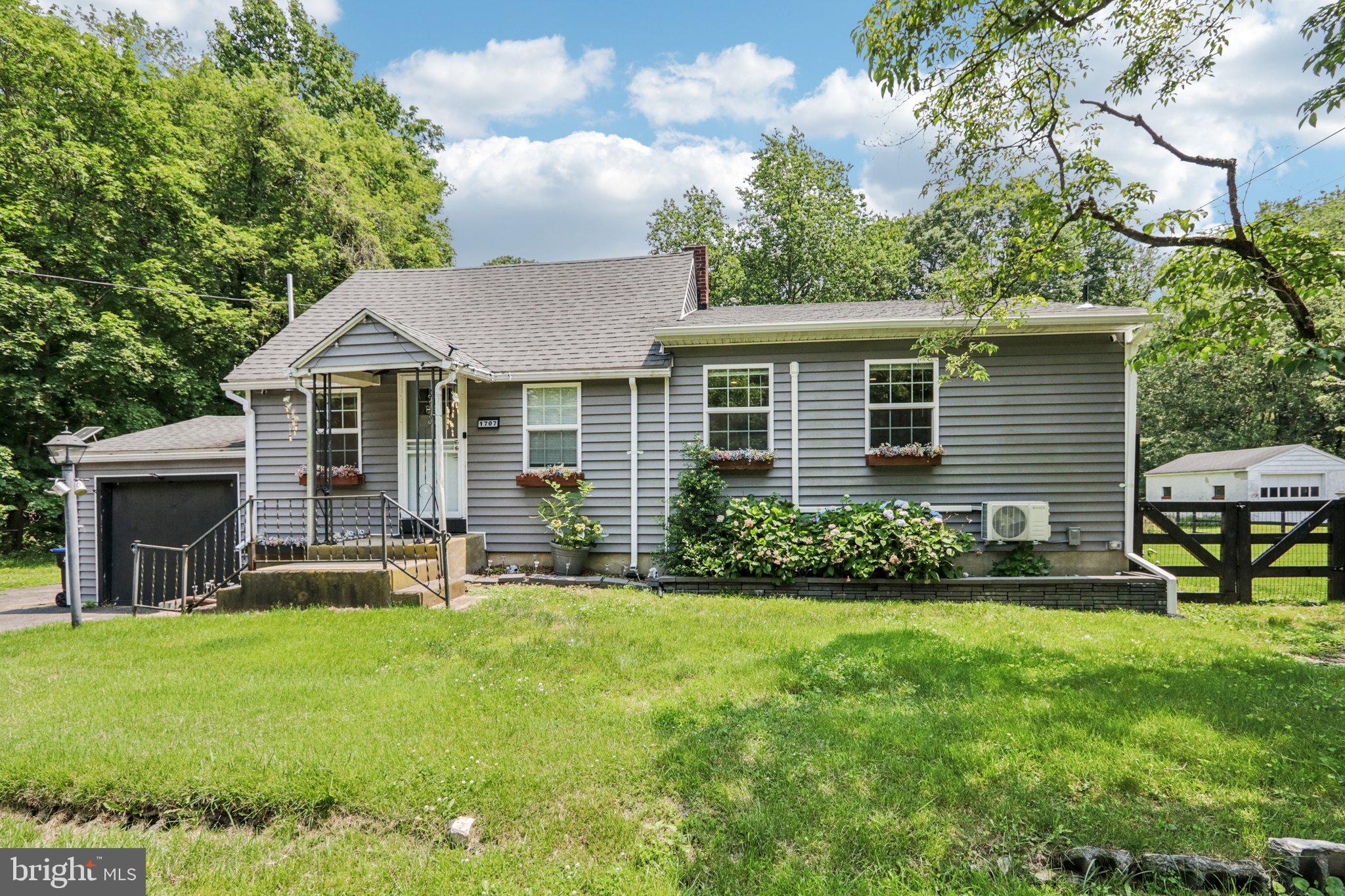 1707 PEACH STREET