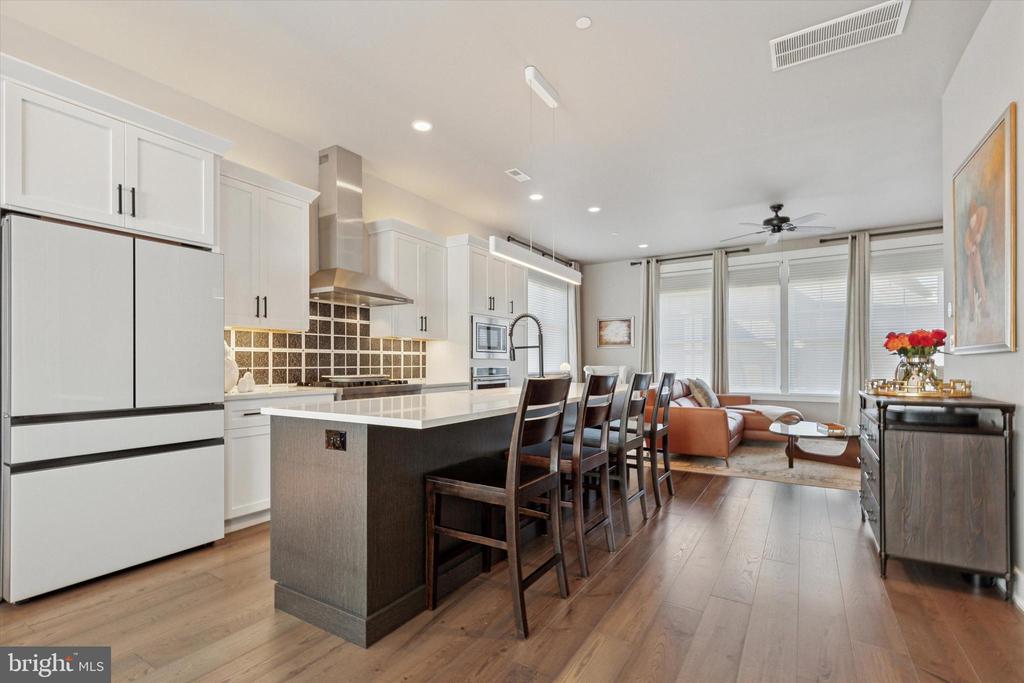 301 W SQUIRE DRIVE