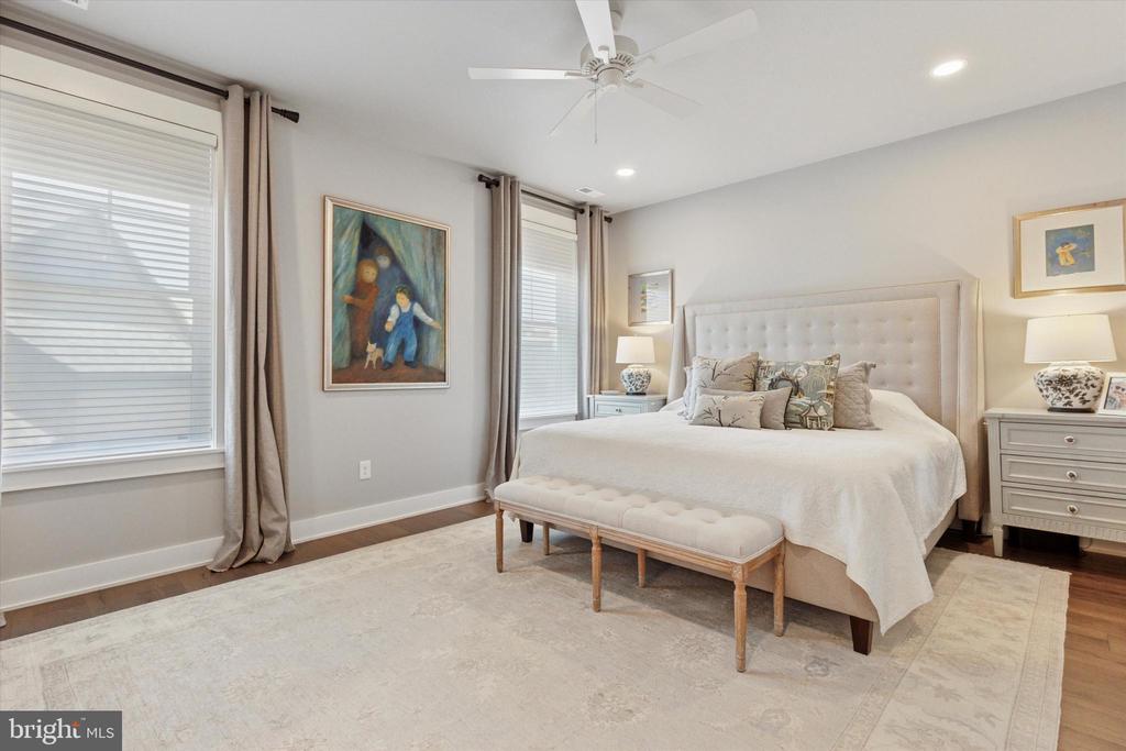 301 W SQUIRE DRIVE