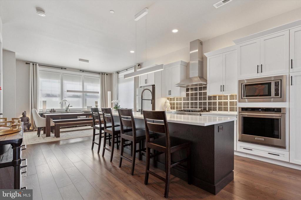 301 W SQUIRE DRIVE