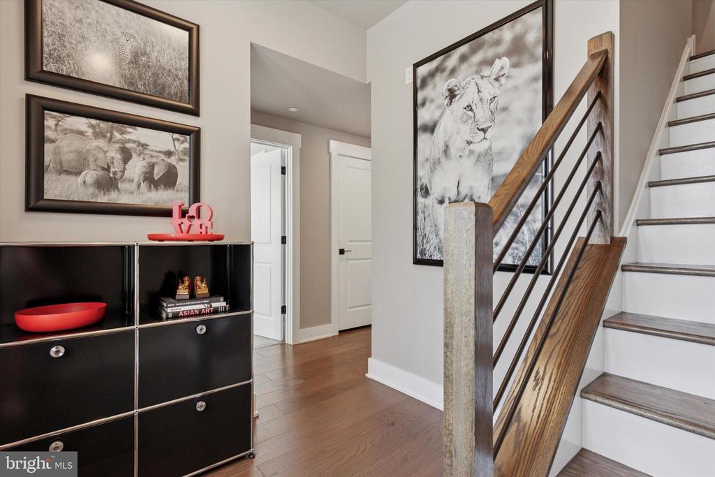 301 W SQUIRE DRIVE