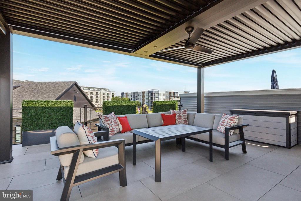 301 W SQUIRE DRIVE