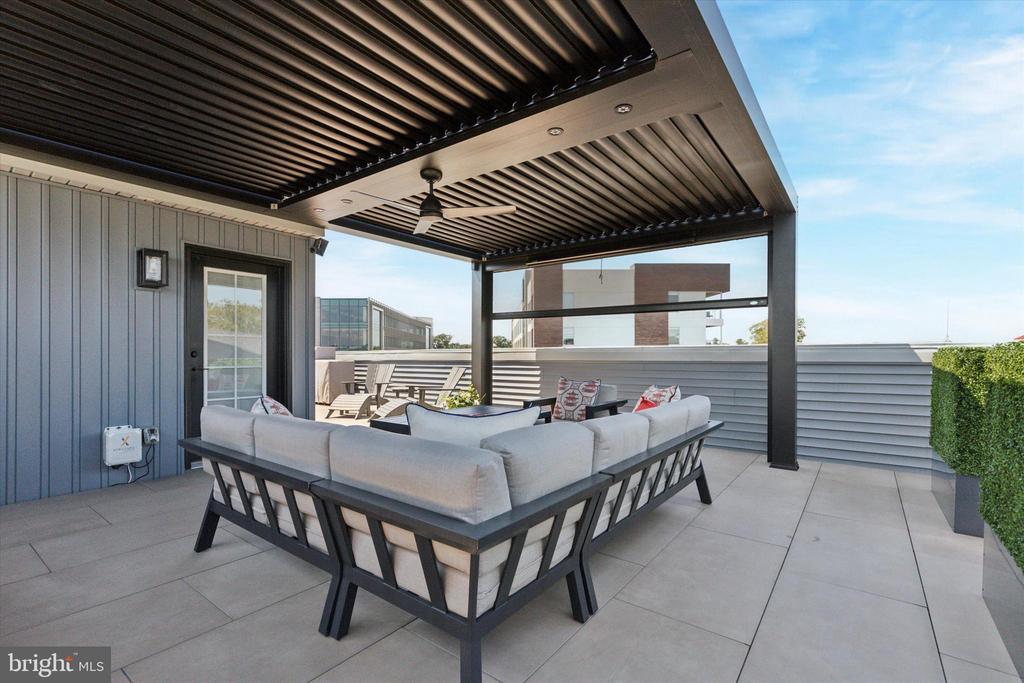 301 W SQUIRE DRIVE