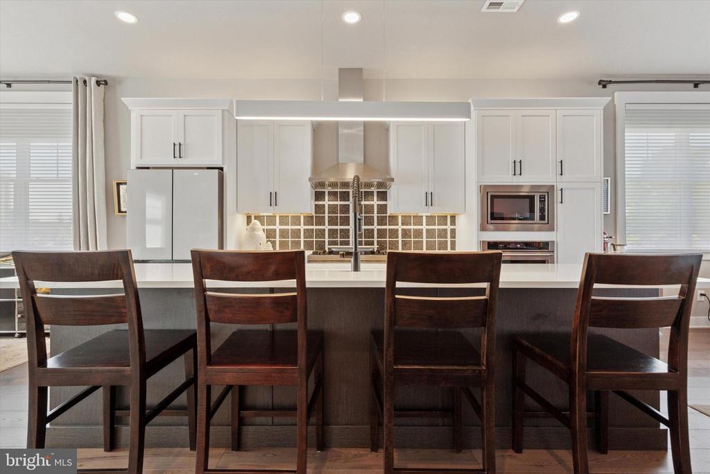 301 W SQUIRE DRIVE