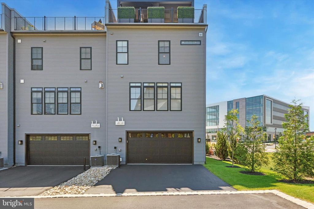 301 W SQUIRE DRIVE
