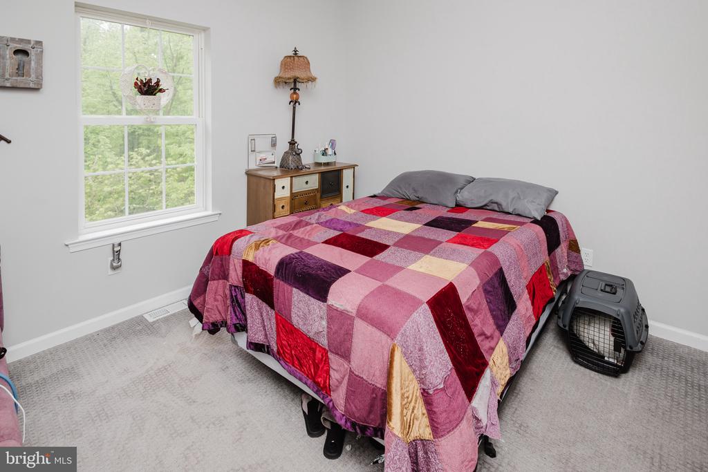 333 WHITE OAKS DRIVE