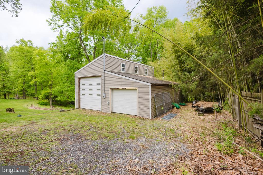 333 WHITE OAKS DRIVE