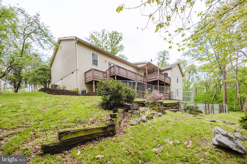 333 WHITE OAKS DRIVE