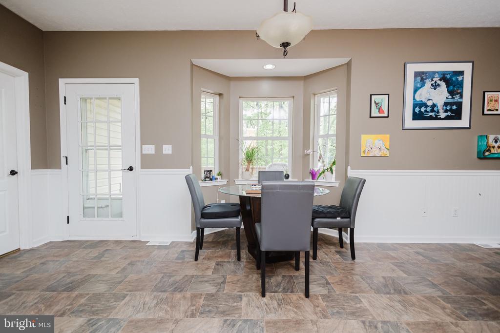 333 WHITE OAKS DRIVE