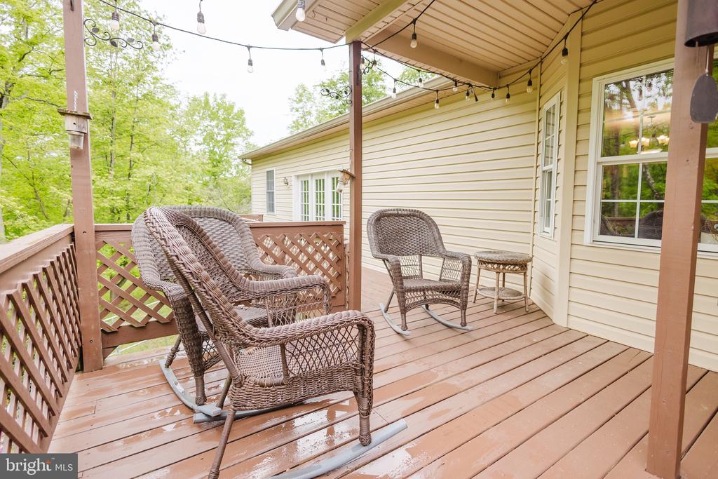 333 WHITE OAKS DRIVE