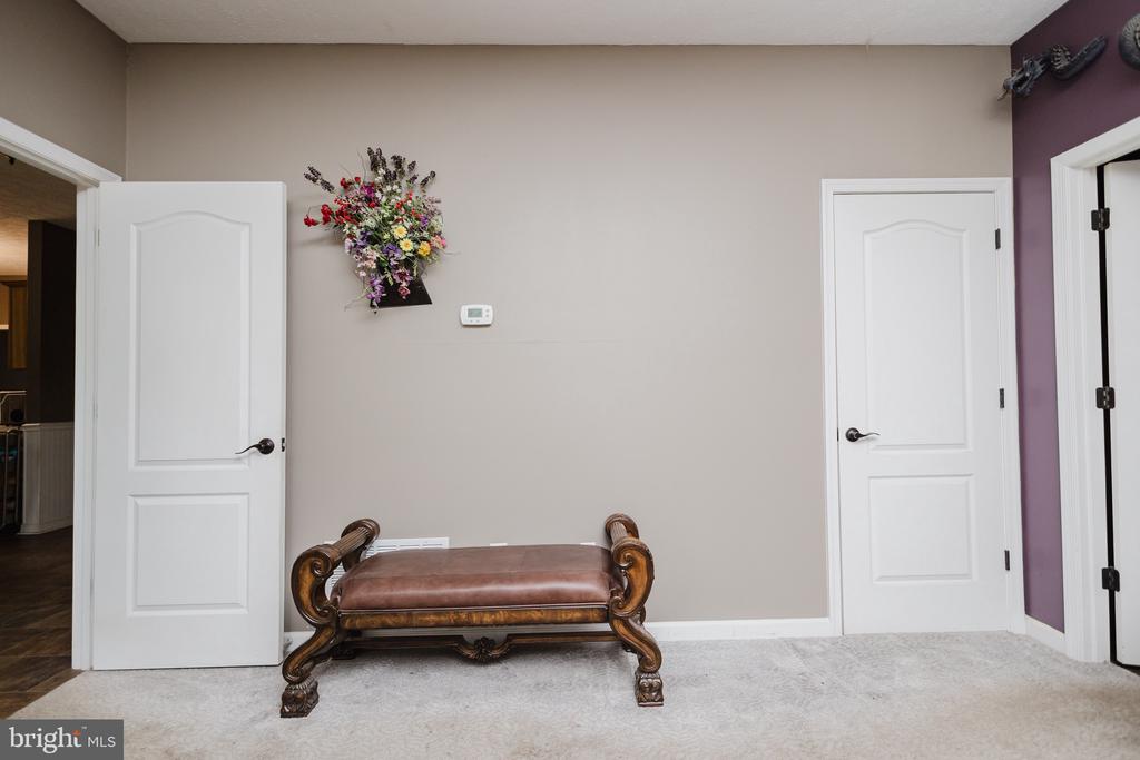 333 WHITE OAKS DRIVE