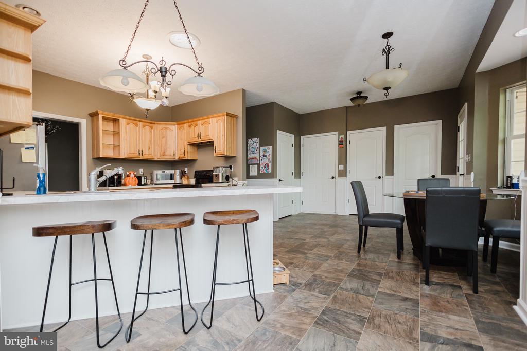 333 WHITE OAKS DRIVE