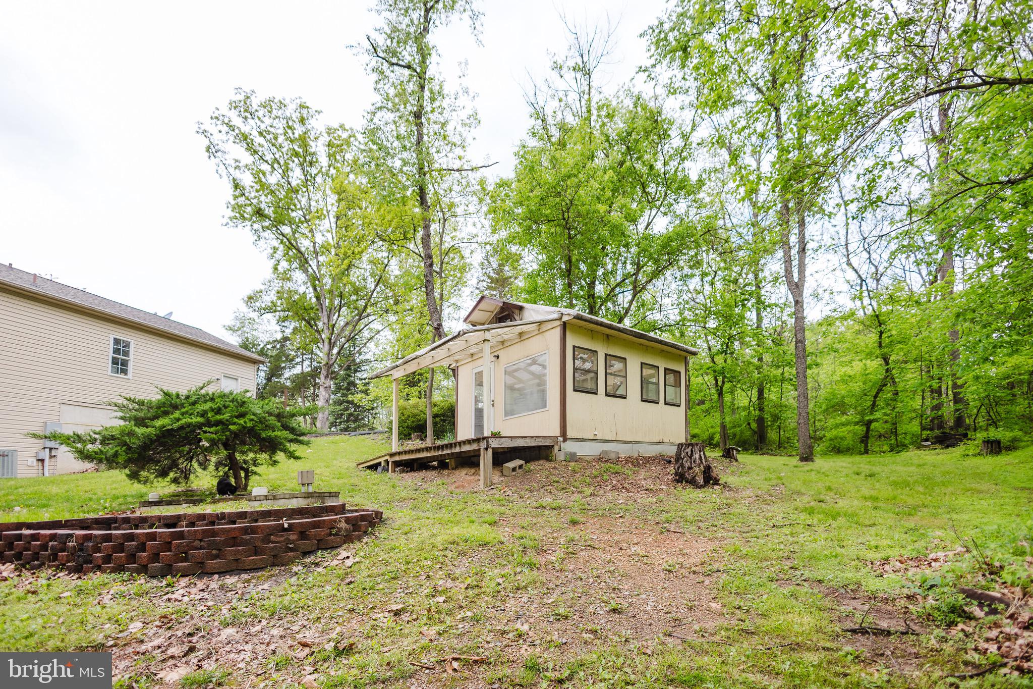 333 WHITE OAKS DRIVE