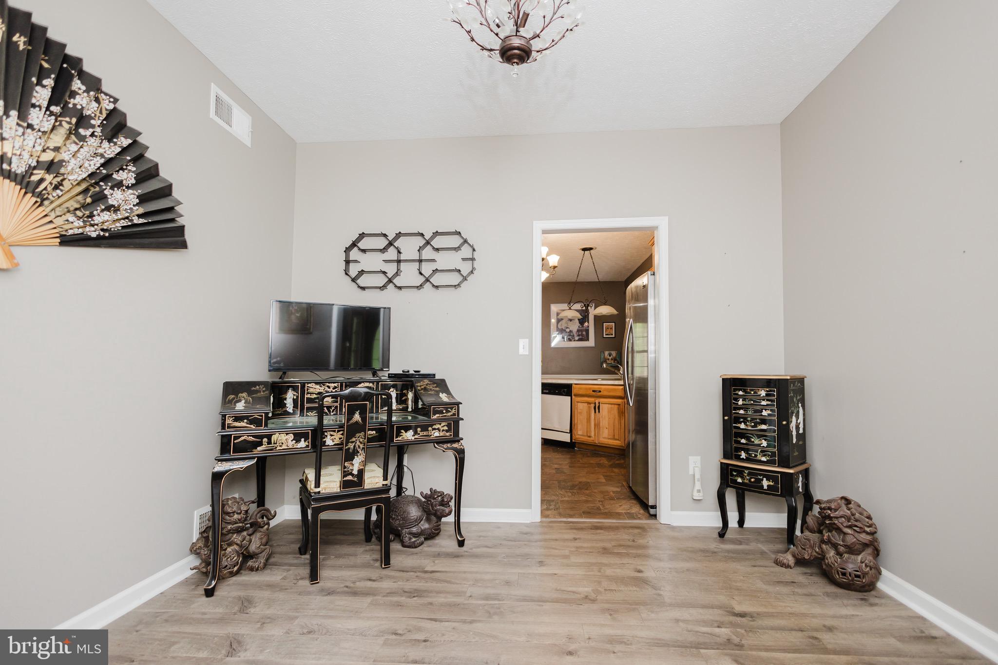 333 WHITE OAKS DRIVE