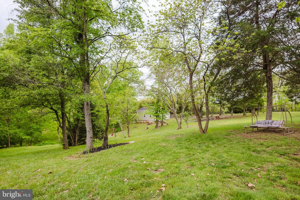 333 WHITE OAKS DRIVE