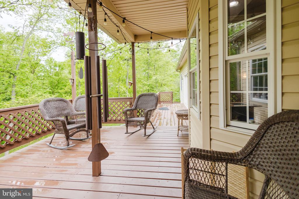 333 WHITE OAKS DRIVE