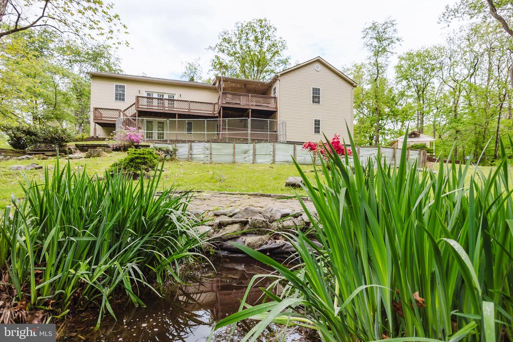 333 WHITE OAKS DRIVE