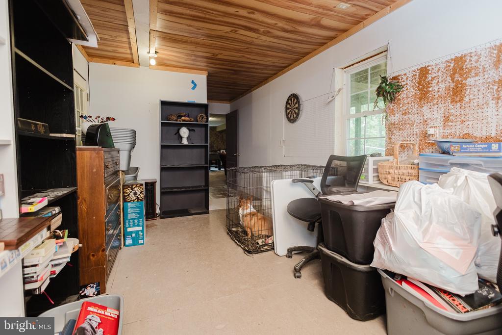 333 WHITE OAKS DRIVE