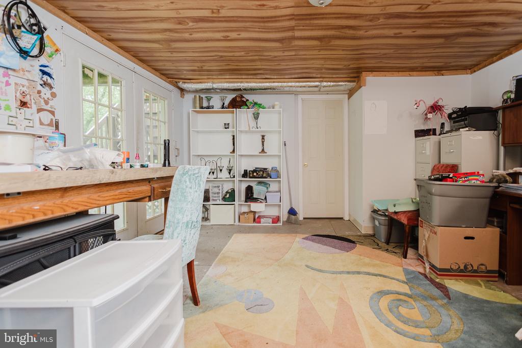 333 WHITE OAKS DRIVE